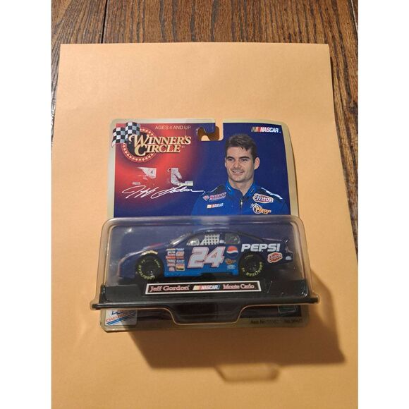 Vintage 1998 Winner’s Circle Jeff Gordon #24 Nascar 1:43 Scale Die-Cast Race Car - Picture 1 of 2